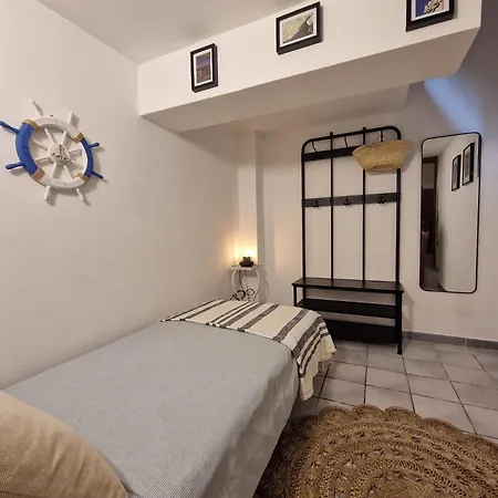 Nicuzza Sea Side, Swimming Pool Villa *